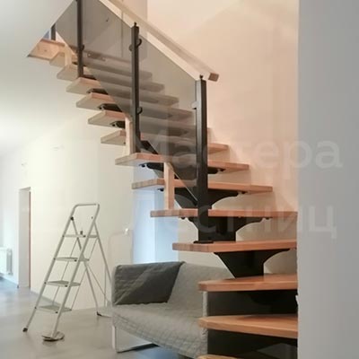 лестница на 90 градусов в частном доме
